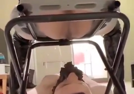 Chinese Mistress Makes Huge Pile of Shit on Slave’s Face